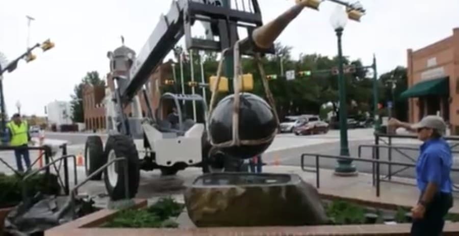 Grapevine's newest public art piece on display on Main Street