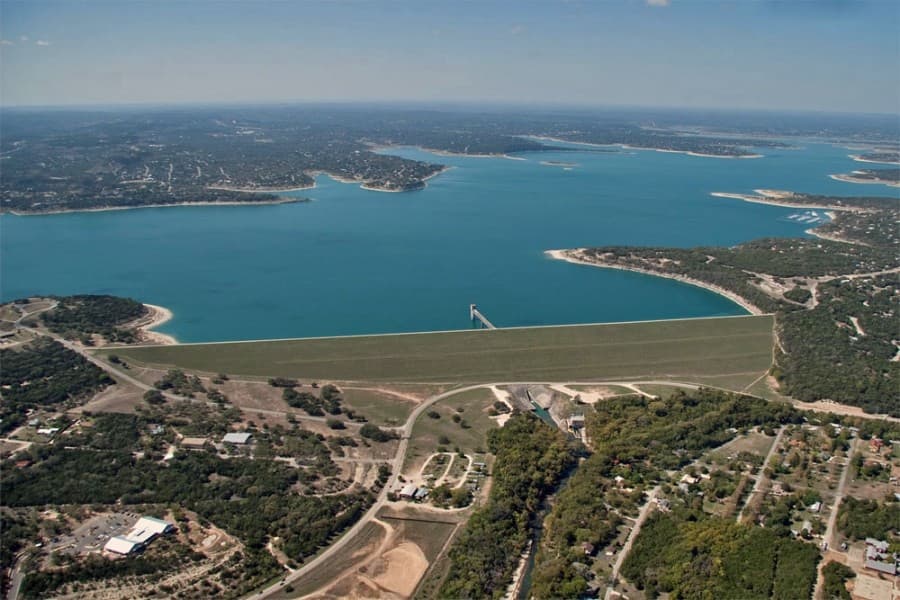 Canyon Lake recreation areas to close on weekends due to large crowds, littering