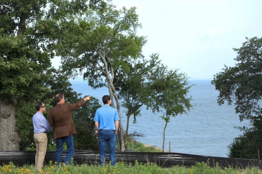 The development runs along Grapevine Lake and has a large area that will be preserved for viewing and visiting. (Liesbeth Powers/Community Impact Newspaper)