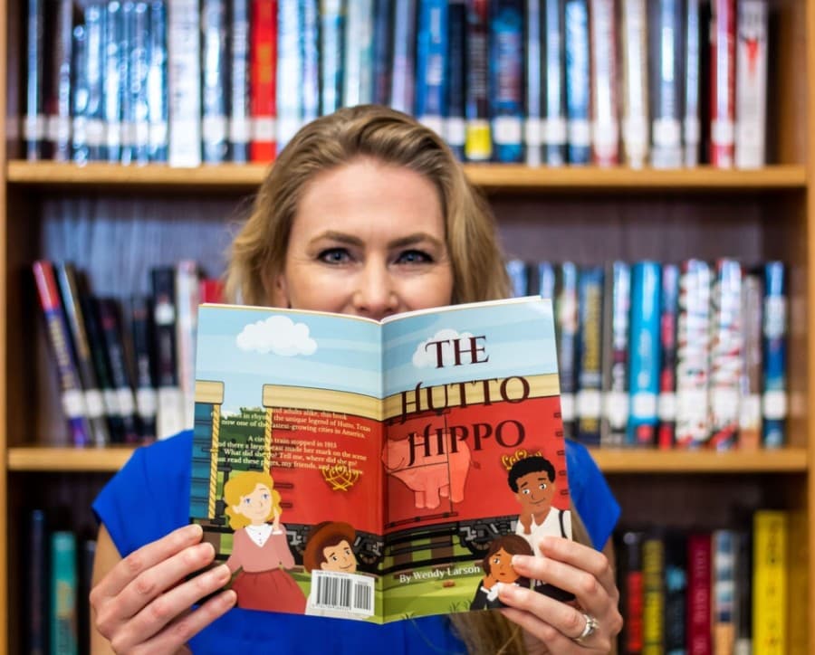 In writing 'The Hutto Hippo,' children's author pays it forward to HISD students
