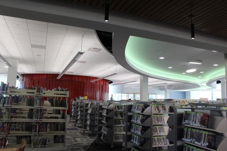 The library expansion brings in an additional 15,000 square feet of space with a more modern look. (Miranda Jaimes/Community Impact Newspaper)