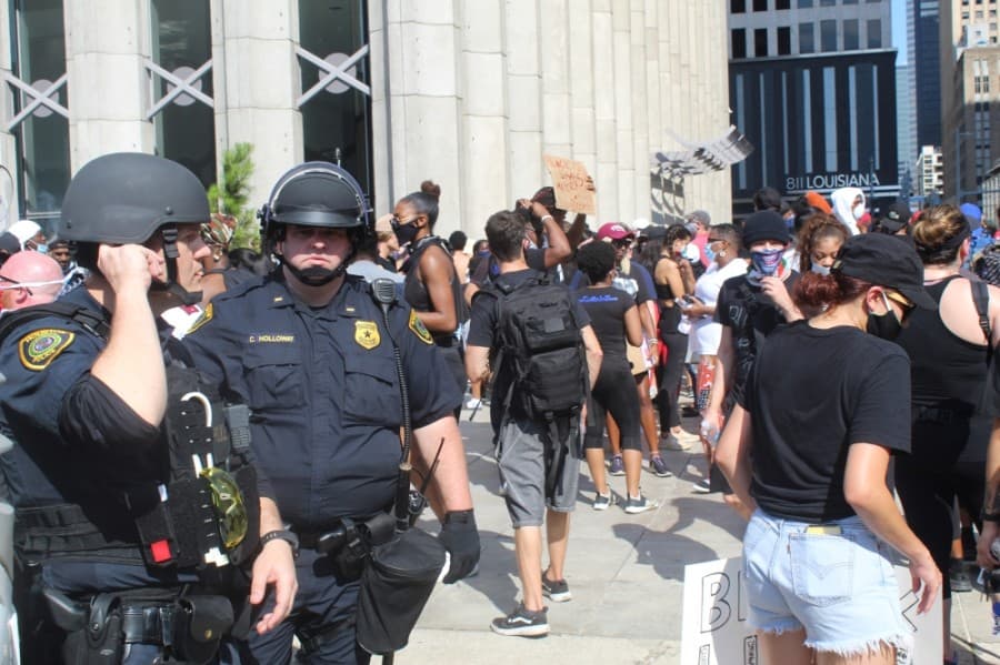 Purchase of helmets, face shields for Houston police draws questions from council members