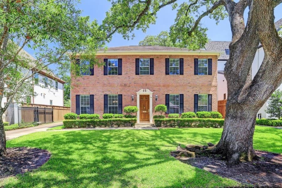 4106 Turnberry Circle, Houston: Built in 2002 in the Georgian style, known for its symmetry, this 3,006-square-foot home includes four bedrooms and 3 1/2 bathrooms and has been well maintained and offers ample space for entertaining. It sold for $827,001-$947,000 on July 28.  (Courtesy Houston Association of Realtors)