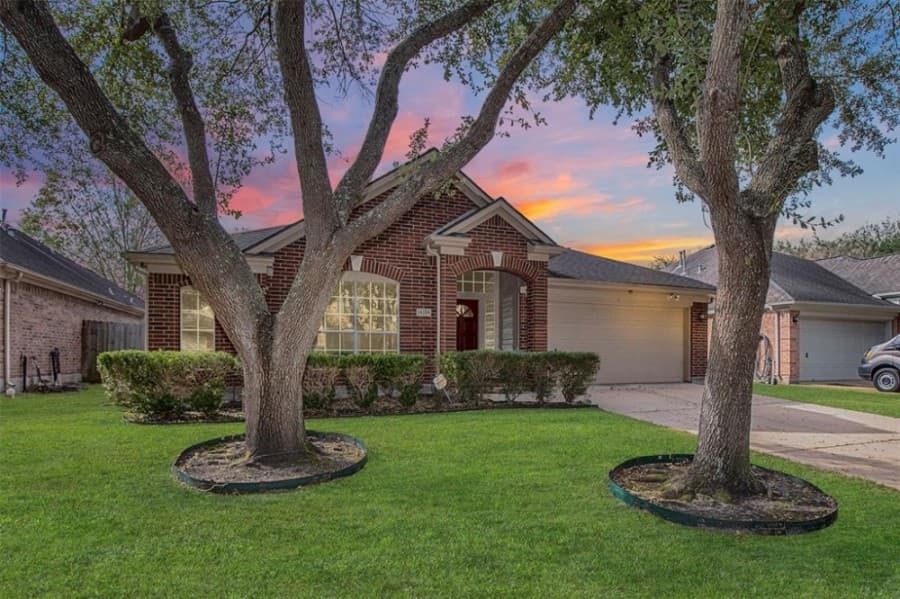 Learn about Bay Pointe, July's featured neighborhood