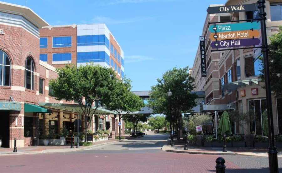 Sugar Land Legacy Foundation aims to assist local businesses looking to up online operations