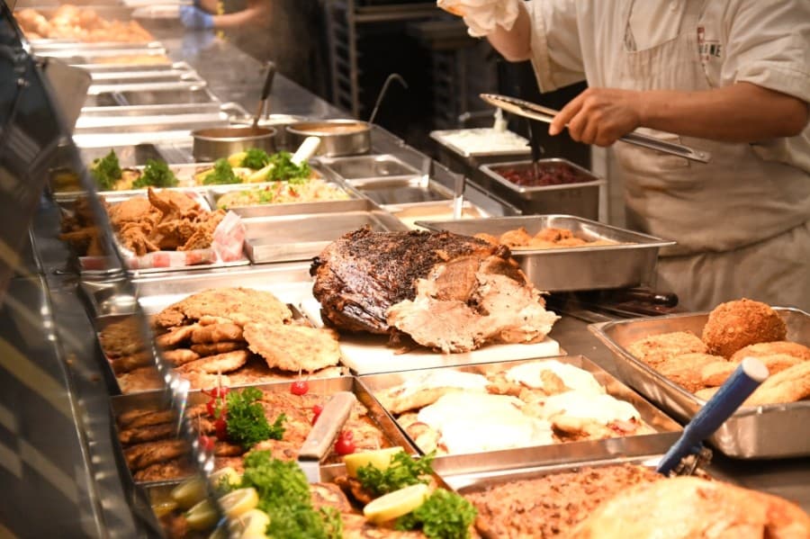 Family-owned Cleburne Cafeteria stands strong during COVID-19