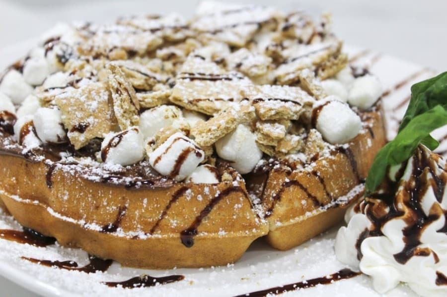 Taste of Paris Creperie & Cafe opens in West Lake Village shopping center near Summerwood