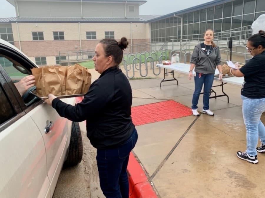To-go meal services resume at Lake Travis ISD and Eanes ISD campuses