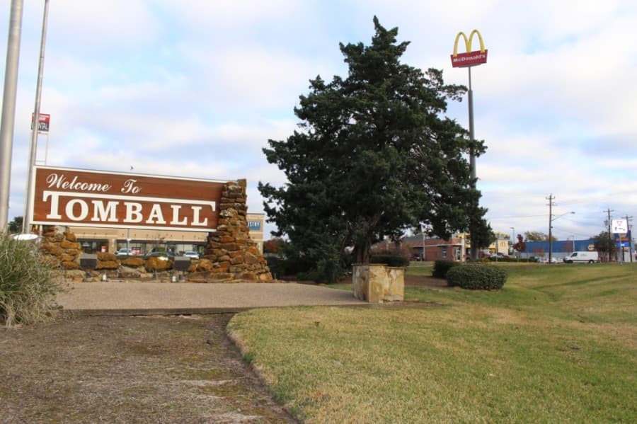DATA: Customer traffic doubled at home improvement stores, dropped 90% at sit-down restaurants in Tomball area this spring
