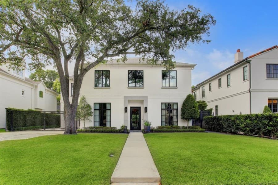 2122 Del Monte Drive, Houston: Built in 2016, this contemporary home offers modern touches throughout with a landscaped backyard, heated pool and spa, and a guest suite. 5 beds, 4.5 baths / 3,998 sq. ft.  Sold for $2,176,001-$2,501,000 on Aug. 28. (Courtesy Houston Association of Realtors)