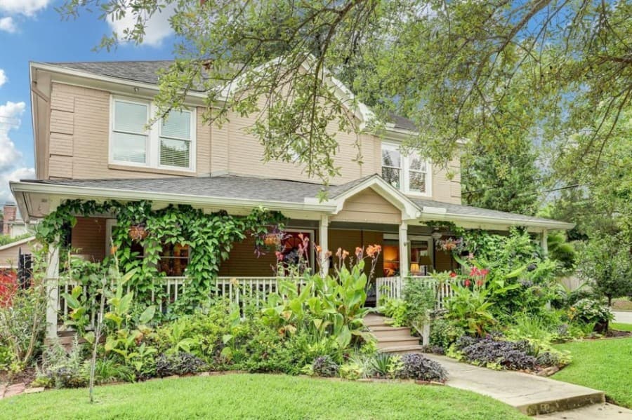 2347 Dryden Road, Houston: This historic 3,192-square-foot home was built in 1939 and is situated close to the Texas Medical Center and Rice Village. The home features an updated four bedrooms and three full bathrooms, with a front porch and swing, a six-burner stove and hardwood floors. It sold for $947,000-$1,082,000 on Aug. 17. (Courtesy Houston Association of Realtors)