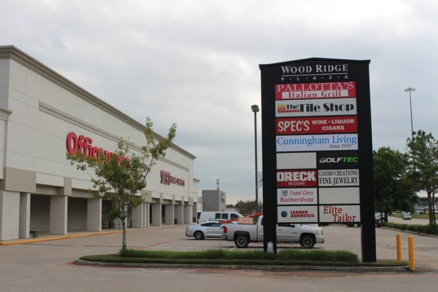 Oak Ridge North, Wood Ridge Plaza welcome dozens of local vendors at new pop-up market Sept. 5