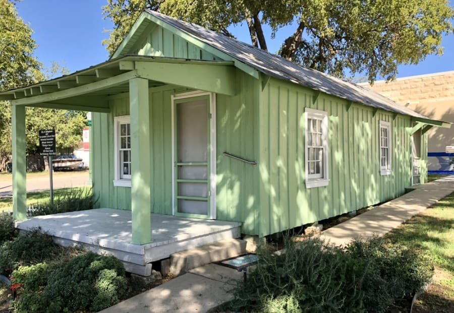 The historic Shotgun House is located at 801 West St., Georgetown. (Sally Grace Holtgrieve/Community Impact Newspaper)