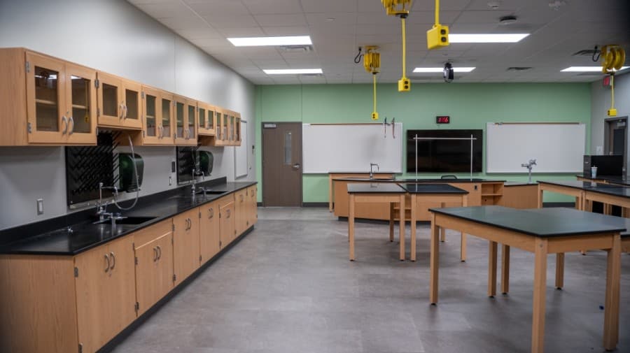 The Spring High School Ninth-Grade Center features a media center, a black box theater, dining commons, dance and art labs, a gymnasium, culinary and science labs, and several collaboration hubs. (Courtesy Spring ISD)