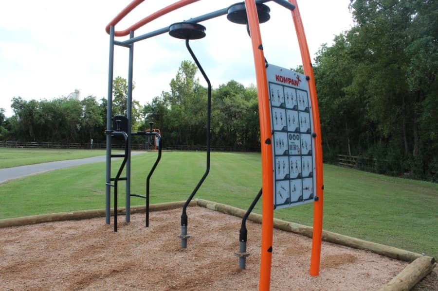 Exercise stations are placed around the park's trails. (Anna Lotz/Community Impact Newspaper)