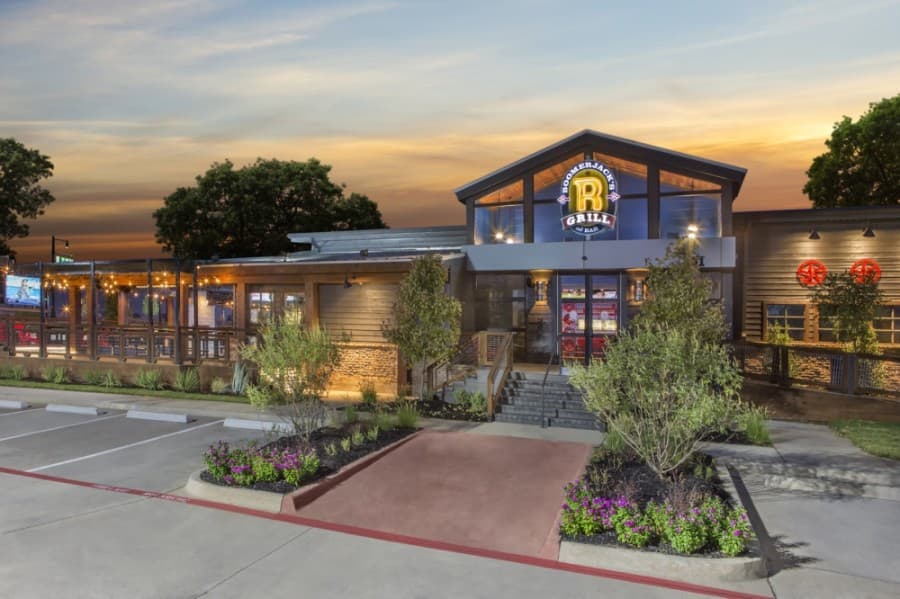 BoomerJack's Grill & Bar offers dog-friendly patio at new Plano location