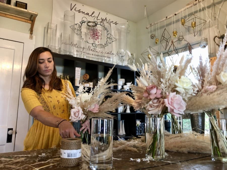 Leander florist Visual Lyrics offers arrangements for any occasion, events of all sizes