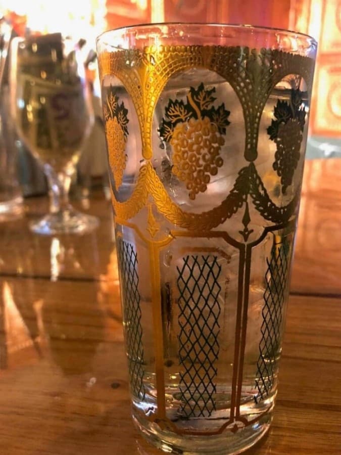 Small details are scattered across the bar to evoke a cocktail parlor mixed with a 1920s supper area. (Miranda Jaimes/Community Impact Newspaper)