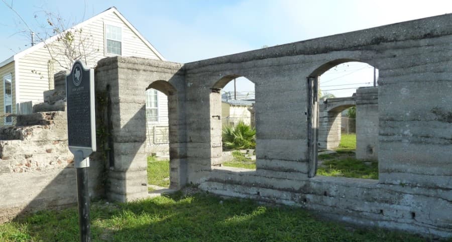 Maison Rogue (Courtesy Wikipedia Commons)