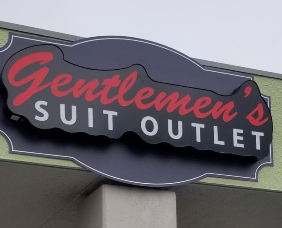 Gentlemen's Suit Outlet now open in Plano