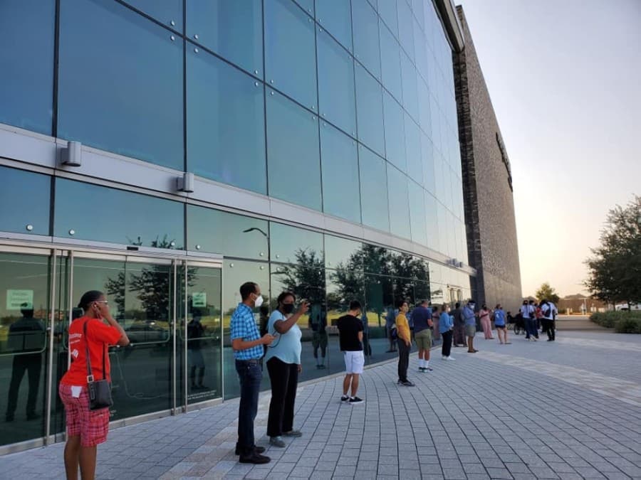 UPDATED: Fort Bend County judge extends hours of polling locations after human error causes delays on first day of early voting