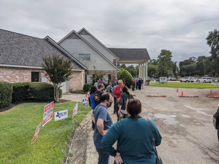 More than 800,000 Harris County residents cast ballots in first 8 days of early voting