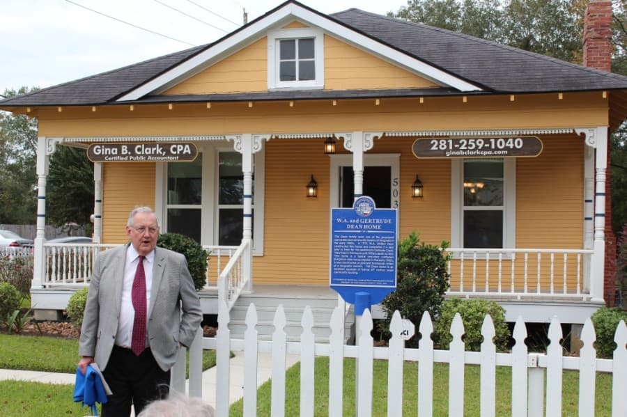 Larry Foerster, chairman of the Montgomery County Historical Commission, led the dedication ceremony Oct. 26. (Anna Lotz/Community Impact Newspaper) 