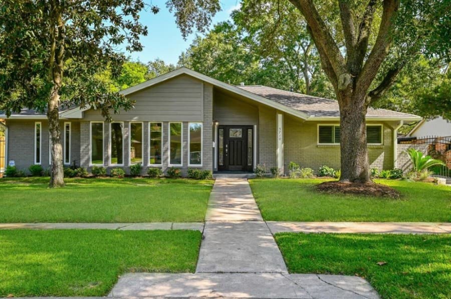 5710 Valkeith Drive, Houston: A 1963 traditional home with a recent remodel, this home features a kitchen, large family and dining rooms, and a sitting room. In addition, the home houses an oversized primary bedroom and a bathroom as well as two secondary bedrooms with an oversized tub-shower, plus a walk-in pantry and a half bath for guests. 3 bed, 2 full, 1 half bath / 2,418 sq. ft. Sold for $482,001-$552,000 on Oct. 9. (Courtesy Houston Association of Realtors)