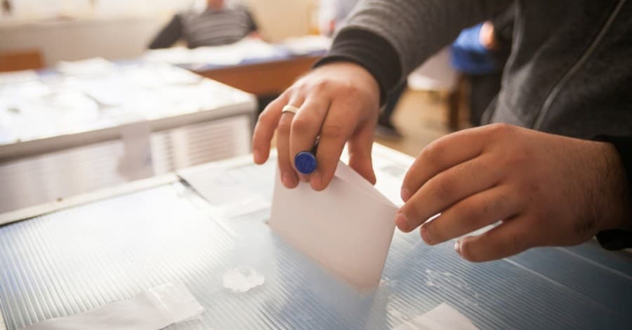 UPDATED: Georgan Reitmeier wins re-election bid, Vaughn edges out James by 10 votes in Klein ISD board races