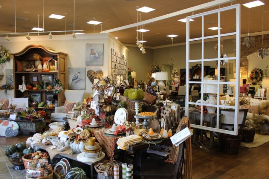 Shenandoah boutique Picket Fences provides customers with decor, gifts, decorating advice