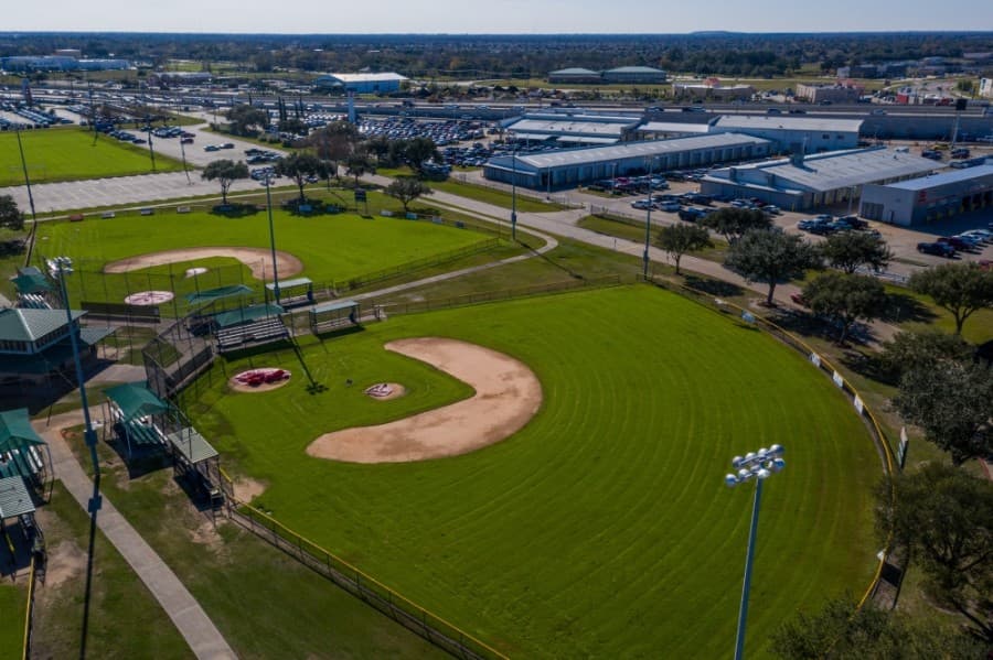 Consultant proposes two concepts for future Bay Colony Park