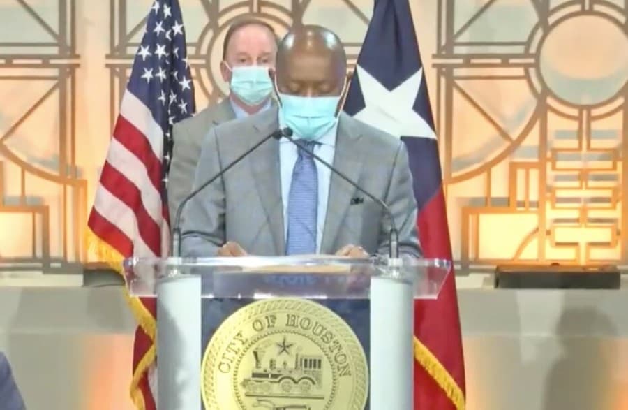 Houston coronavirus updates: Positivity rate on the rise; officials recommend limiting holiday gatherings