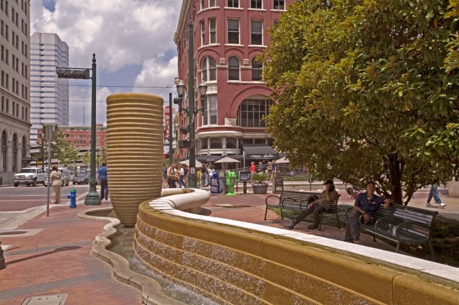 Houston approves patio dining in downtown on Main Street