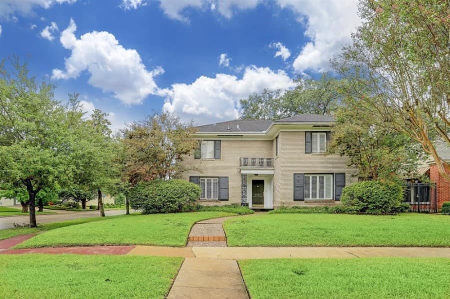 2203 Watts St., Houston: A Southgate home built in 1938, this two-story traditional home includes a large formal living room with a fireplace, a formal dining room with bay window, an updated kitchen and a breakfast room with glass front built-ins. It additionally features a downstairs study that could serve as a fourth bedroom. 3-4 bed, 2 full, 1 half bath/2,996 sq. ft. Sold for $717,001-$827,000 on Nov. 16. (Courtesy Houston Association of Realtors)