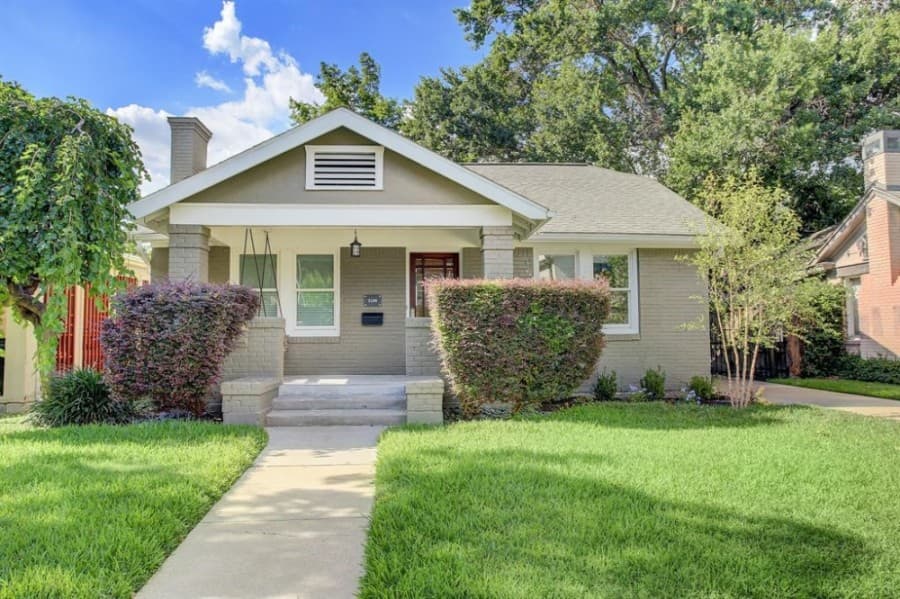 2126 W. Main St., Houston: This Upper Kirby cottage has been updated and expanded and features a garage apartment. 2 beds, 2 baths / 1,360 square feet. Sold for $552,001-$627,000 on Nov. 12. (Courtesy Houston Association of Realtors)