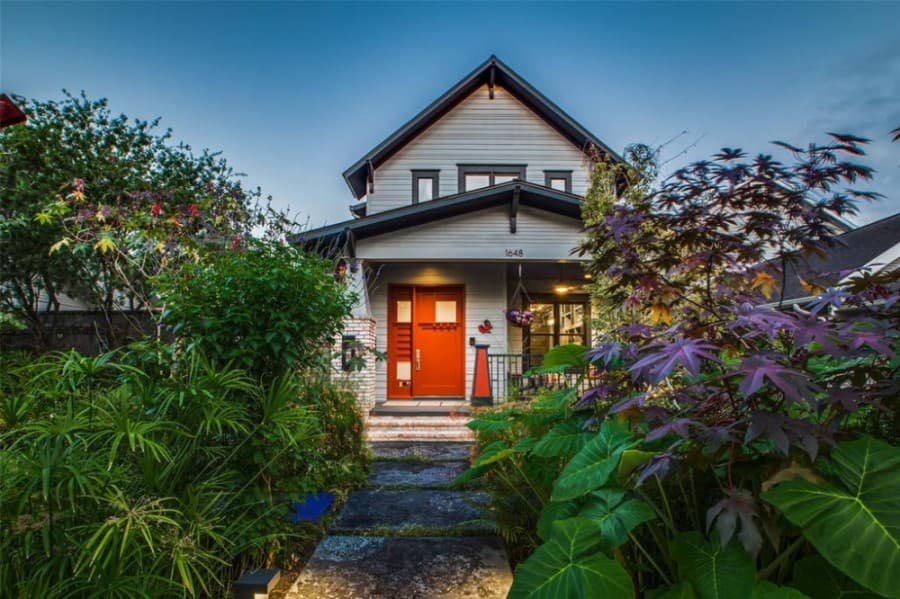 1648 Columbia St., Houston: This Heights custom home built in 2011 is loaded with features, such as an expansive kitchen that has retractable doors opening up to the pool and backyard area. 4 beds, 4 baths / 3,493 square feet. Sold for $1,425,001-$1,638,000 on Nov. 18. (Courtesy Houston Association of Realtors)