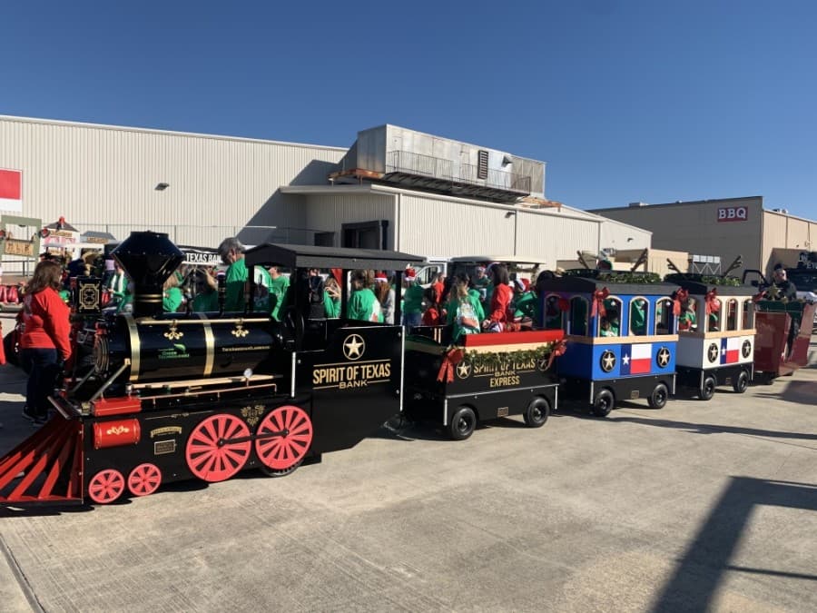 Lights, parades and shopping: 7 holiday events to attend in Conroe, Montgomery