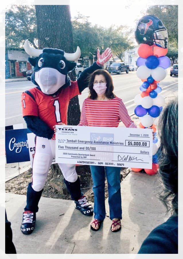 Tomball Emergency Assistance Ministries receives $5K award as food pantry manager honored by Houston Texans