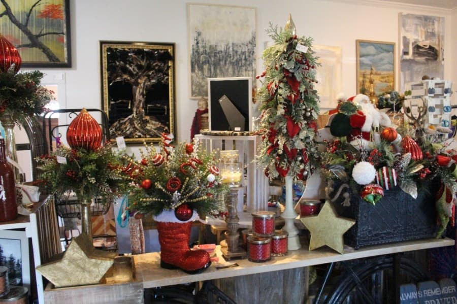 Home Studio 6 is gearing up for the holiday season with fall and winter themed home decor and gift options. 