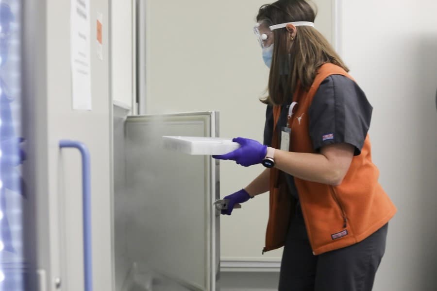 UT Health Austin and Dell Medical School administer first COVID-19 vaccines Dec. 15