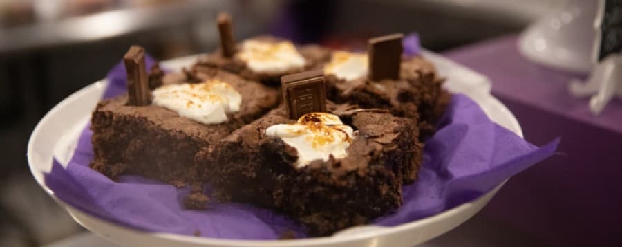 Among the treats at Mallow Box are brownies, cookies and dipped marshmallows. (Liesbeth Powers/Community Impact Newspaper)