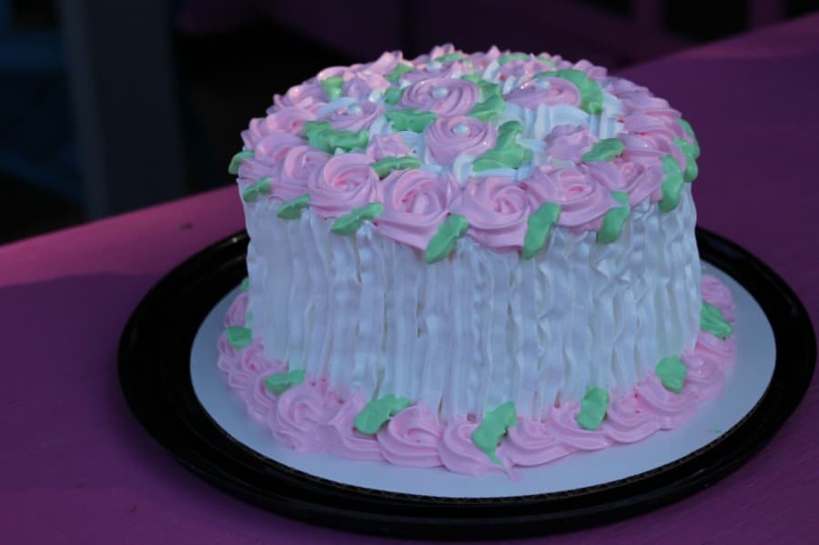 In addition to regular food items, Havana House offers desserts such as whole cakes made with Cuban merengue icing. (Adriana Rezal/Community Impact Newspaper)