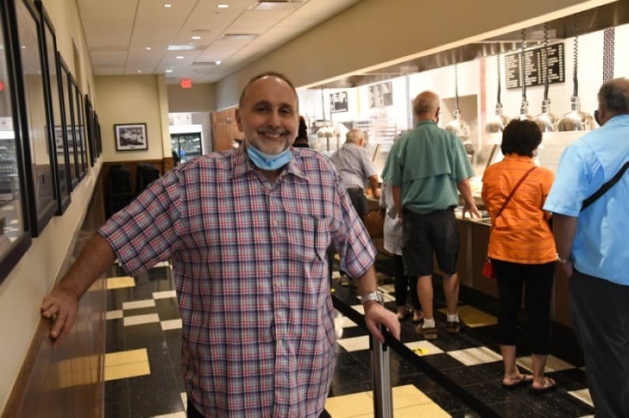 Cleburne Cafeteria offers one of the few remaining cafeteria-style dining experiences in Texas, serving fried chicken, turkey and dressing, blackened catfish and fresh salads. (Hunter Marrow/Community Impact Newspaper)