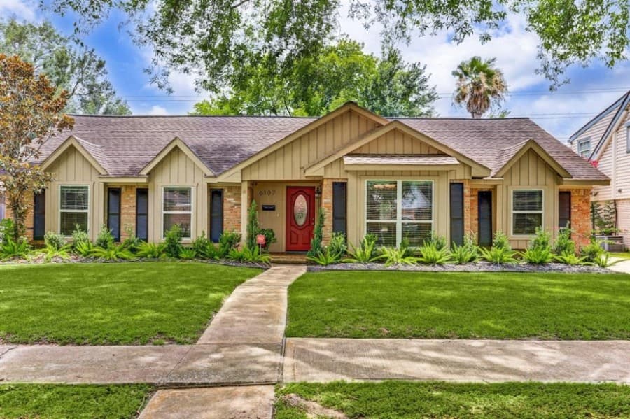 6107 Lymbar Drive, Houston: Built in 1964 and recently updated, this Meyerland home features new windows, double crown molding throughout the living spaces, recessed lighting and arches throughout. 4 bed, 3 full bath/2,458 square feet. Sold for $325,001-$370,000 on Dec. 16. (Courtesy Houston Association of Realtors)