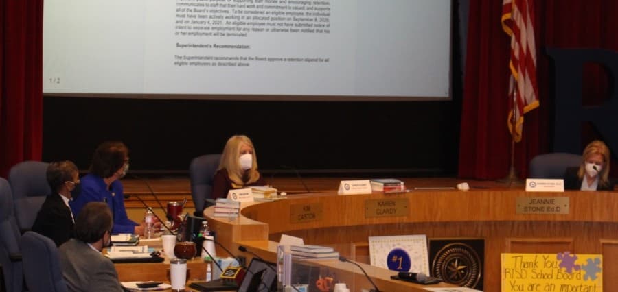 The Richardson ISD board of trustees discuss the retention stipend during their Jan. 11 meeting. (William C. Wadsack/Community Impact Newspaper)