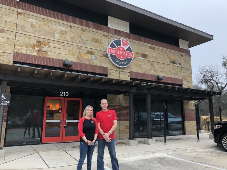 New York natives serve traditional pies in Texas