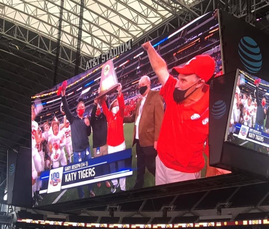The Katy High School Tigers beat the Cedar Hill Longhorns on Jan. 16, earning the school’s ninth UIL 6A championship title. (Courtesy Mariposa Vella)