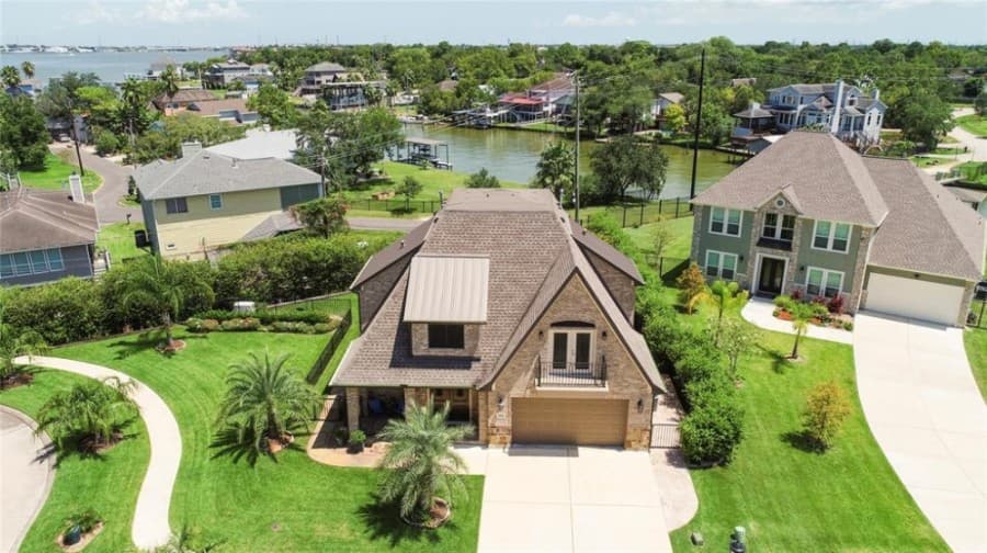 Learn about League City Orange Groves, January's featured neighborhood