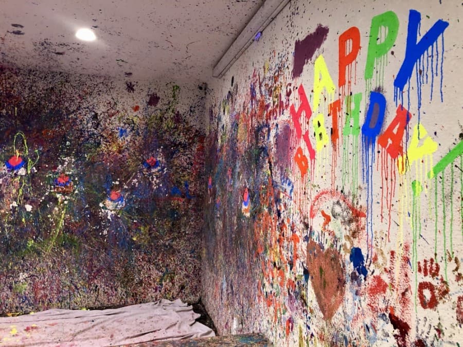 The splatter room allows creativity to fly. (Sally Grace Holtgrieve/Community Impact Newspaper)