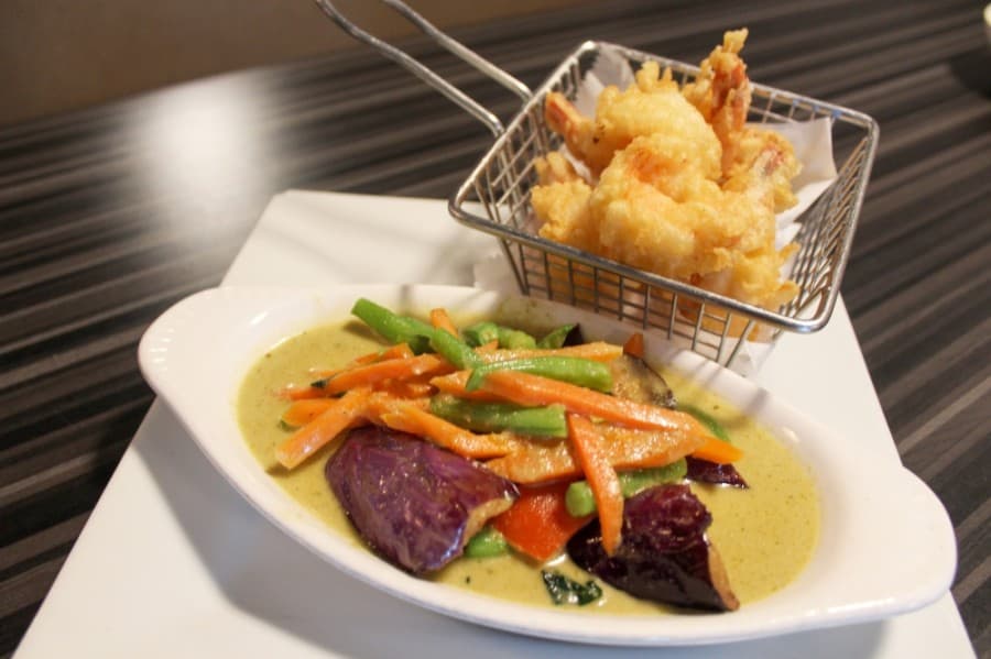 Aloy Aloy Thai Cafe